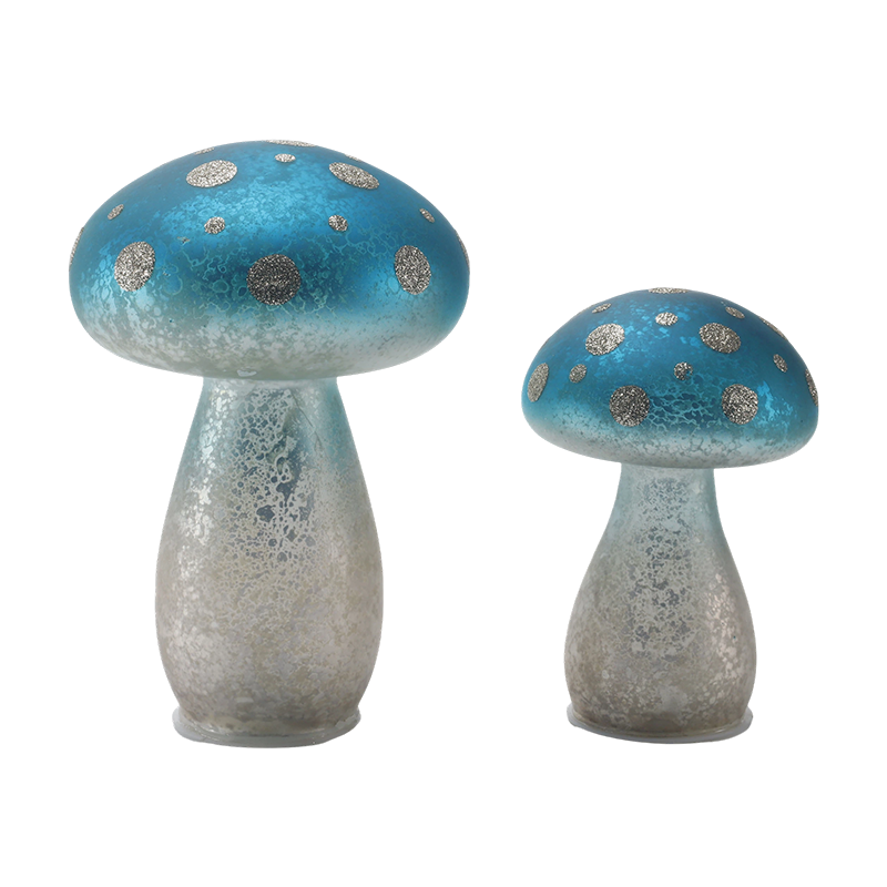 Ornement de champignon en verre dépoli bleu dégradé fait à la main avec des taches de paillettes argentées avec décoration LED