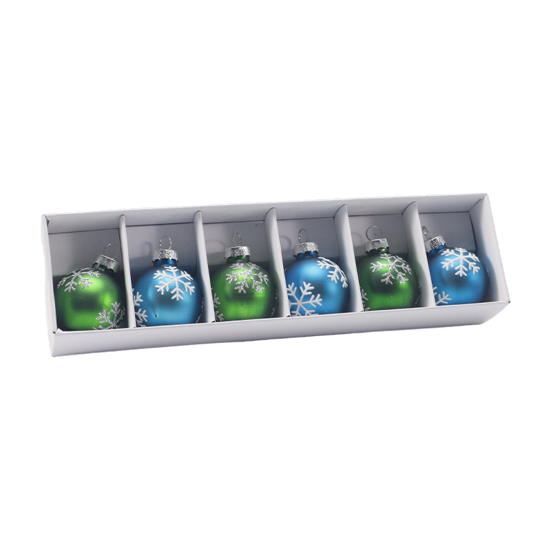 Ensemble de boules de Noël en verre de qualité supérieure.