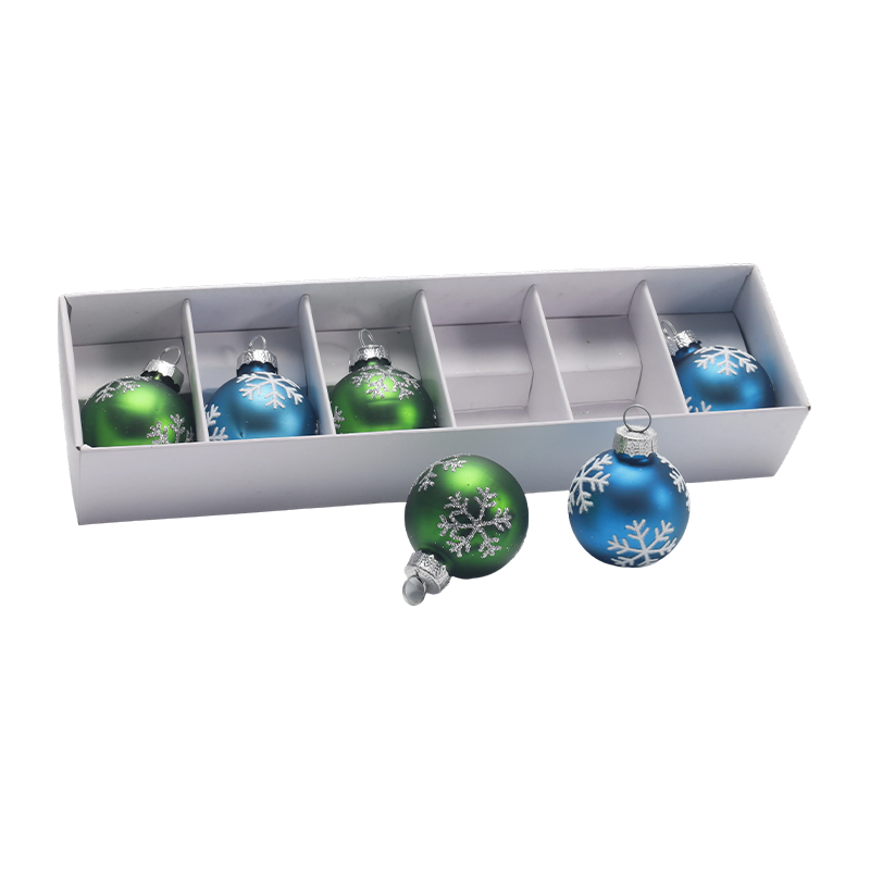 Ensemble de boules de Noël en verre de qualité supérieure.