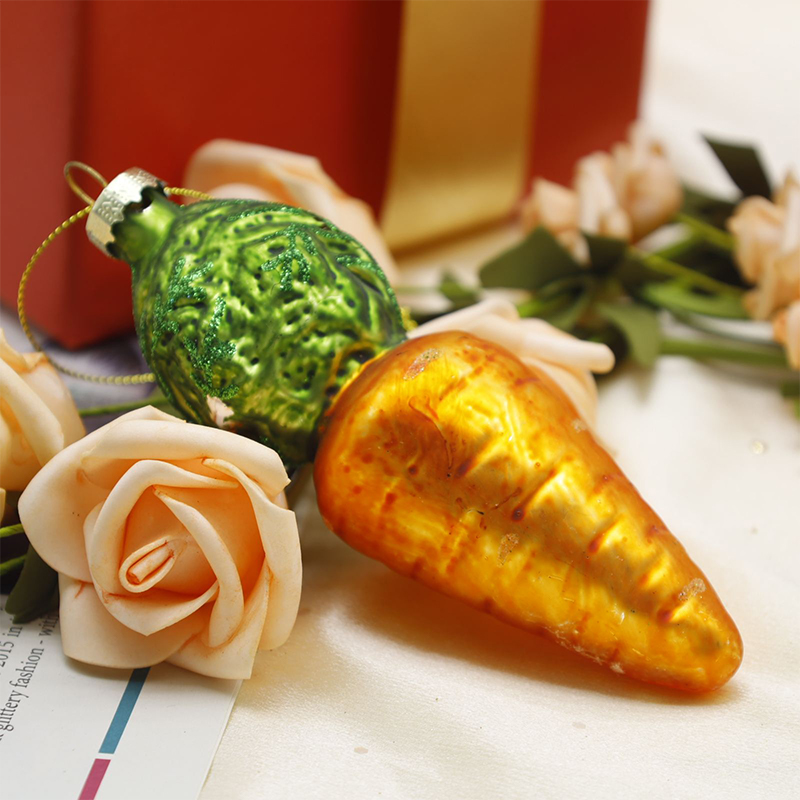 Ornements suspendus en verre de Noël en forme de légumes
